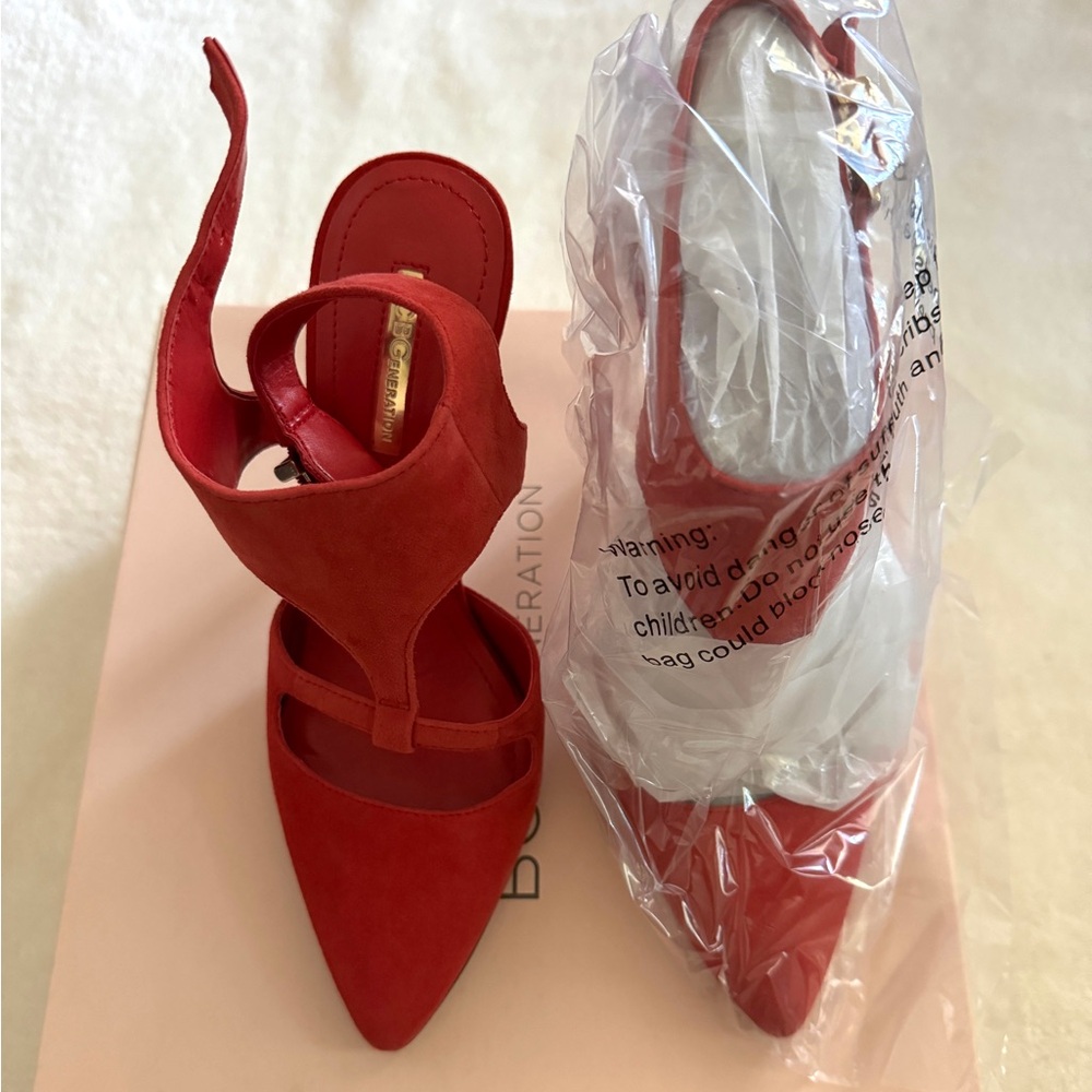 NWT BCBGeneration Red Suede Closed Toe Heel Size 7.5